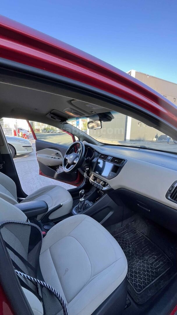 Sahibinden Kia Rio 1.4 CVVT Fancy 2012 Model Erzurum 168.500 km Kırmızı 5