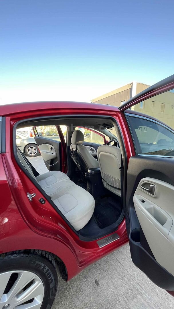 Sahibinden Kia Rio 1.4 CVVT Fancy 2012 Model Erzurum 168.500 km Kırmızı 4