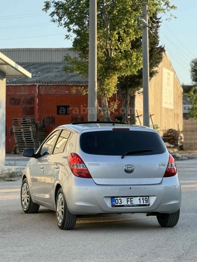 Sahibinden Hyundai i20 1.4 CVVT Select 2010 Model Afyonkarahisar 200.000 km Gri (metalik) 4