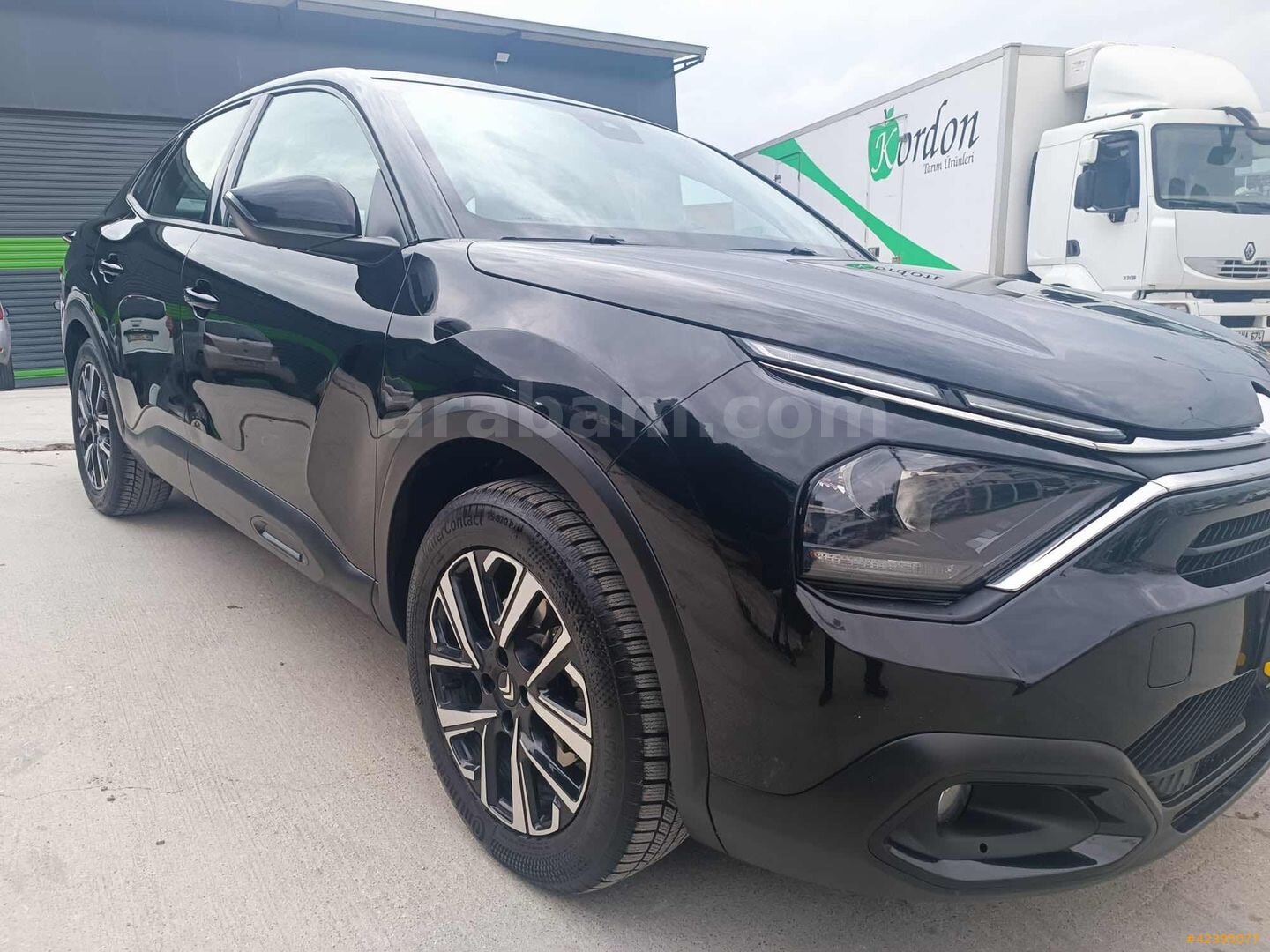 Galeriden Citroen C4 X 1.2 PureTech Feel Bold 2023 Model İzmir 182.000 km Siyah 1
