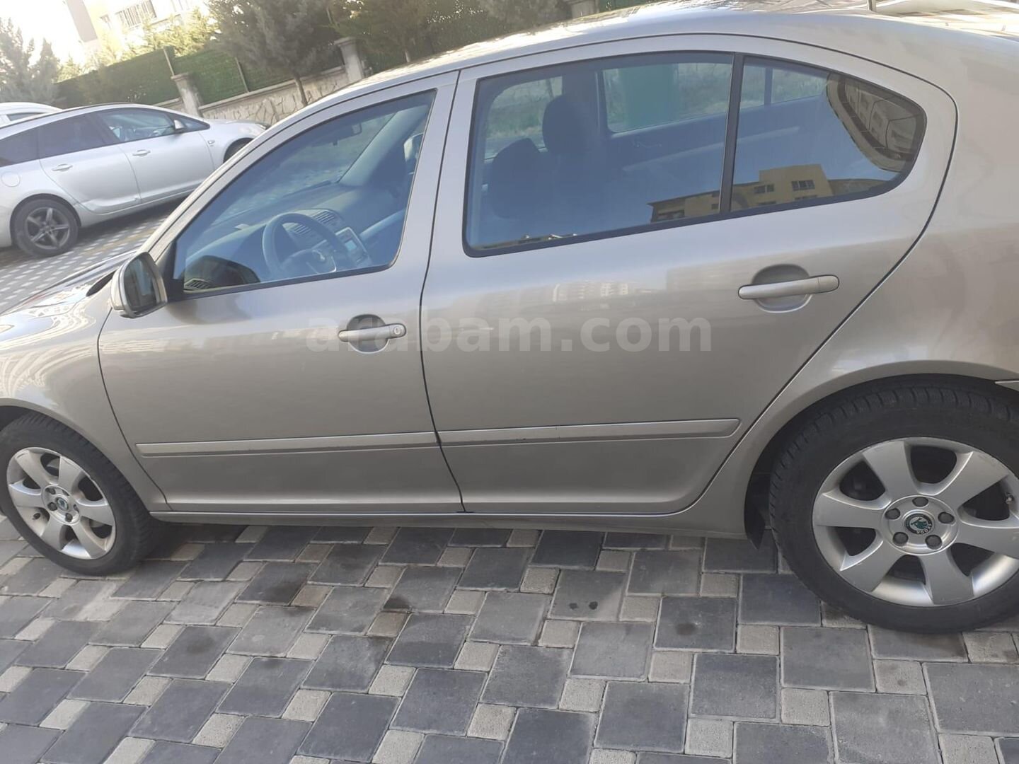 Sahibinden Skoda Octavia 1.6 TDI Ambiente 2010 Model Kayseri 165.200 km Kahverengi 7