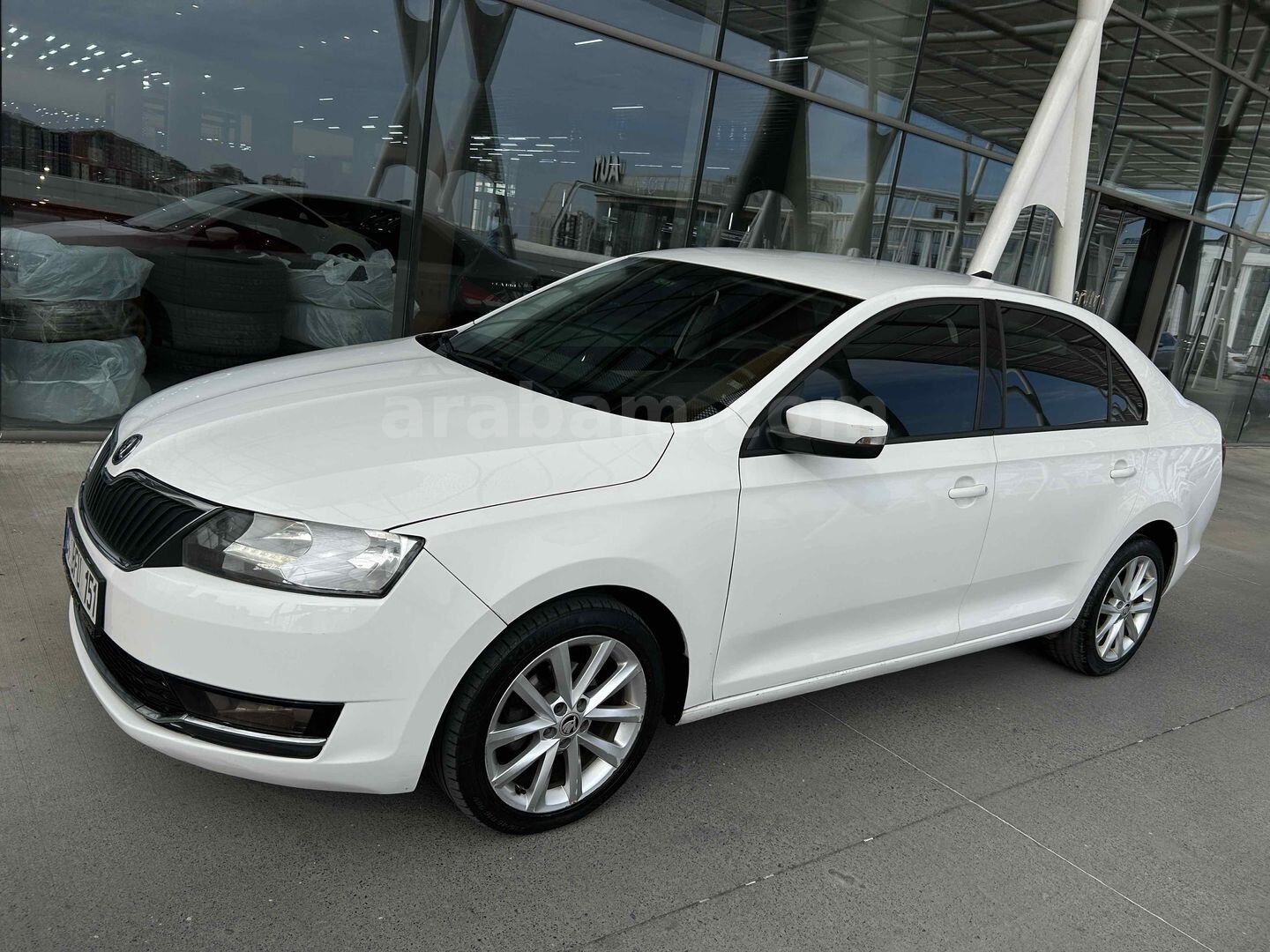 Galeriden Skoda Rapid 1.4 TDI GreenTec Style 2018 Model İstanbul 145.000 km Beyaz 1