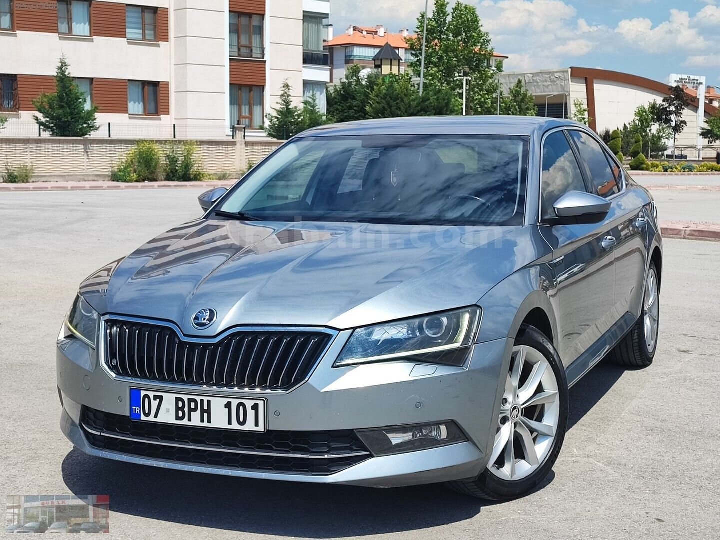 Galeriden Skoda SuperB 1.6 TDI Prestige 2016 Model Konya 227.000 km Gri 1