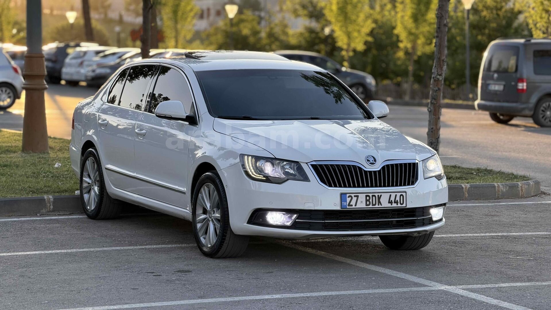 Sahibinden Skoda SuperB 1.6 TDI Prestige 2014 Model Gaziantep 257.000 km Beyaz 2