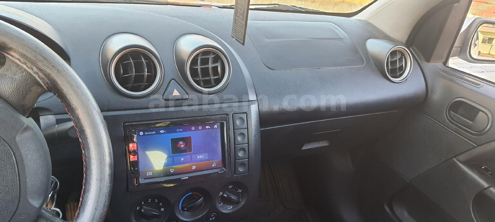 Sahibinden Ford Fiesta 1.4 TDCi Comfort 2006 Model Elazığ 271.000 km Beyaz 2