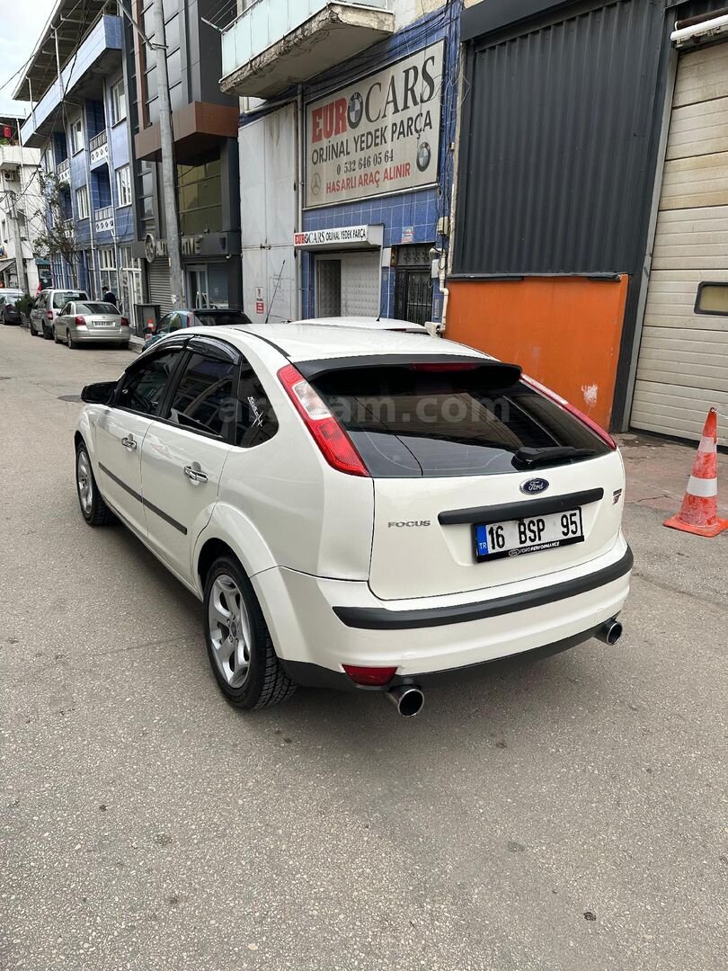 Sahibinden Ford Focus 1.6 TDCi Trend 2006 Model Bursa 210.000 km Beyaz 3