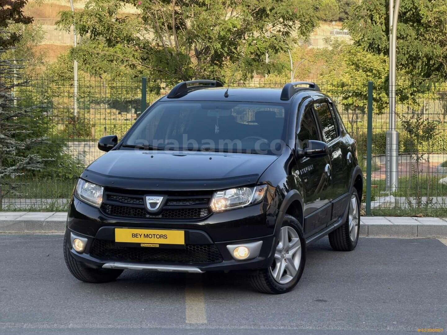 Galeriden Dacia Sandero 1.5 dCi Stepway 2016 Model İstanbul 95.000 km Siyah 4
