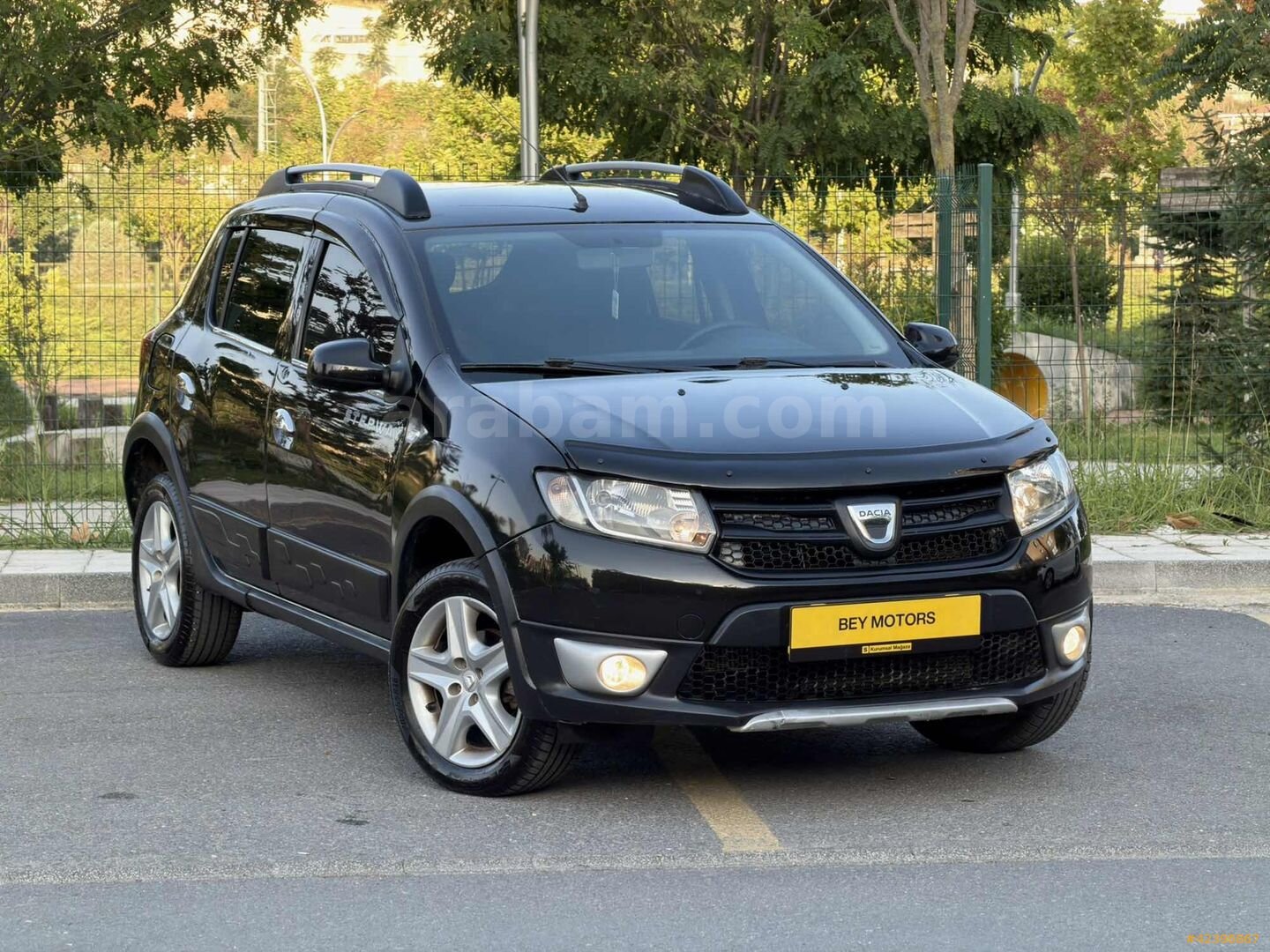 Galeriden Dacia Sandero 1.5 dCi Stepway 2016 Model İstanbul 95.000 km Siyah 6
