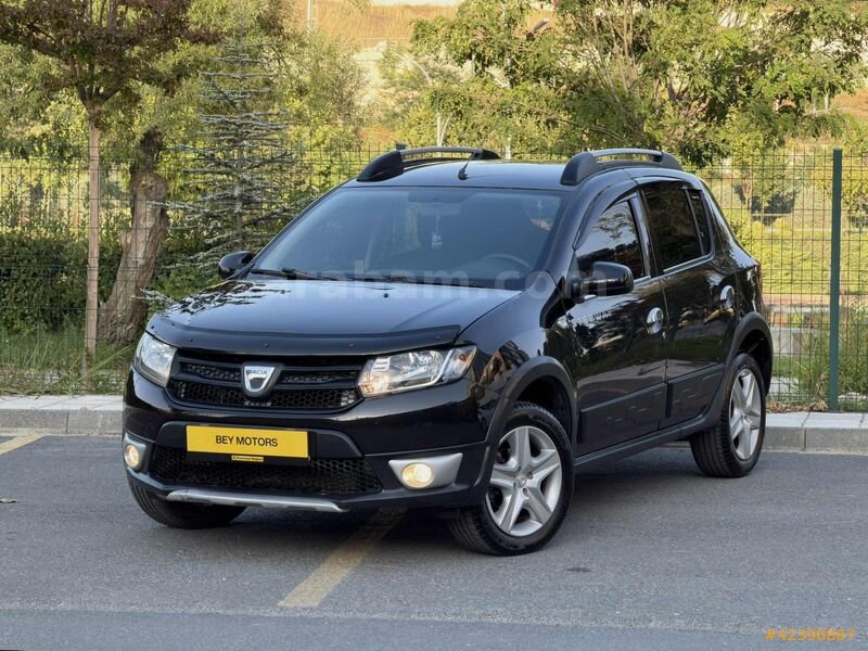 Galeriden Dacia Sandero 1.5 dCi Stepway 2016 Model İstanbul 95.000 km Siyah