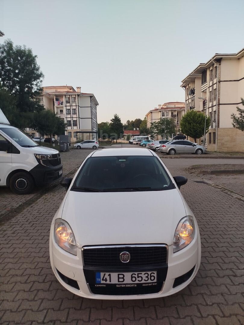 Sahibinden Fiat Linea 1.3 Multijet Active 2008 Model Kocaeli 362.000 km Beyaz 3