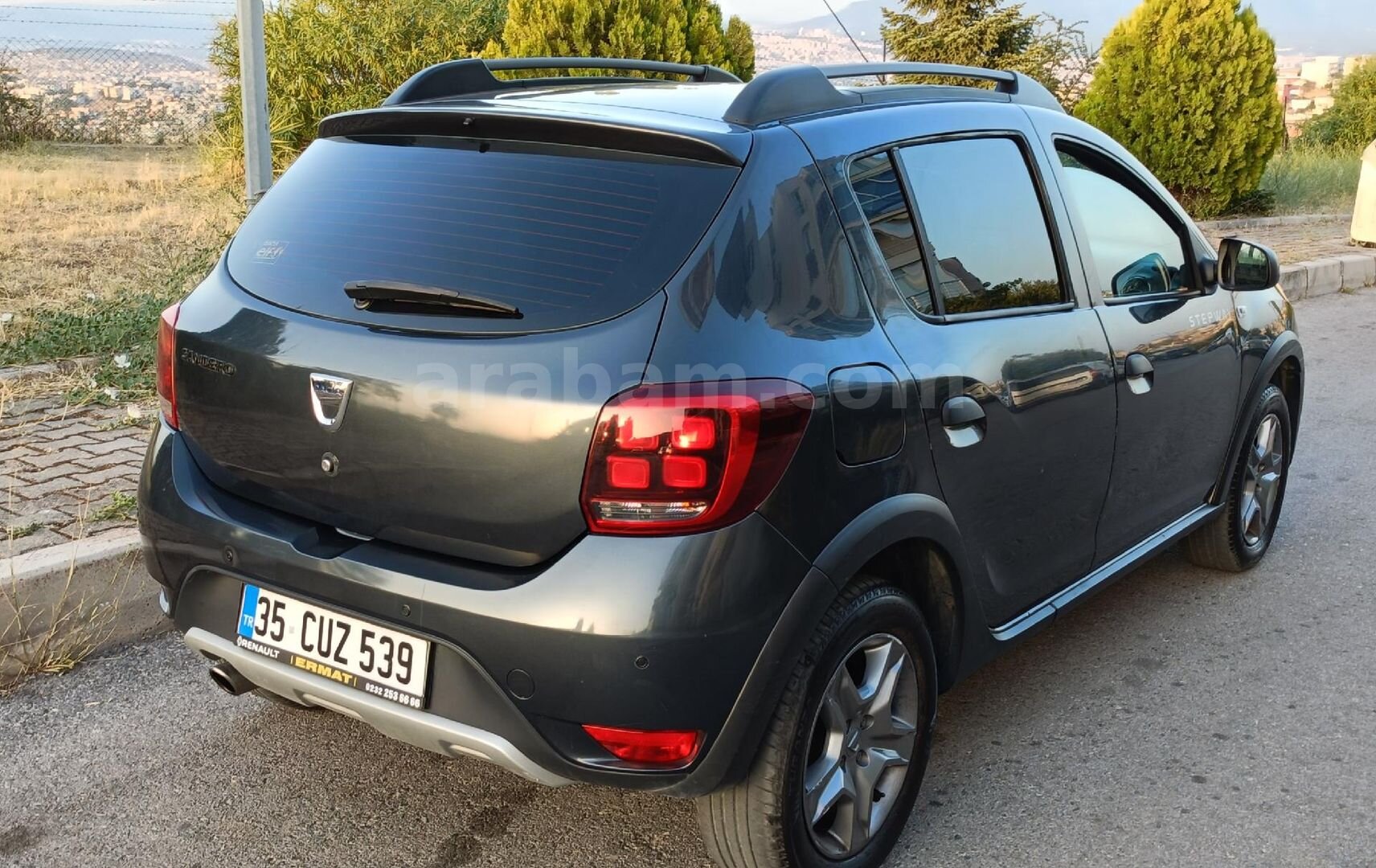 Galeriden Dacia Sandero 0.9 TCe Stepway 2019 Model İzmir 178.000 km Gri (metalik) 7