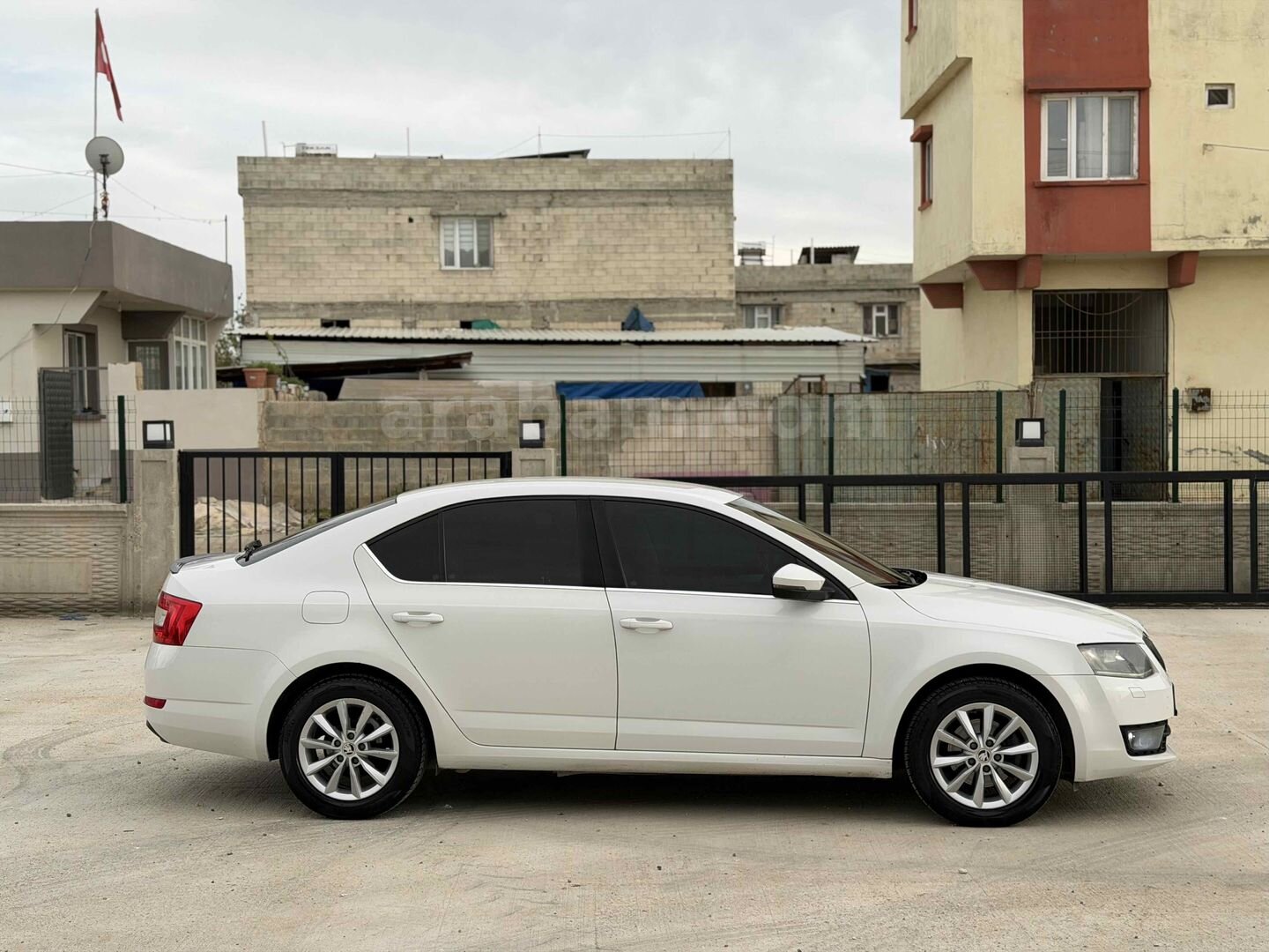 Sahibinden Skoda Octavia 1.6 TDI Elegance CR 2013 Model Gaziantep 196.500 km Beyaz 5