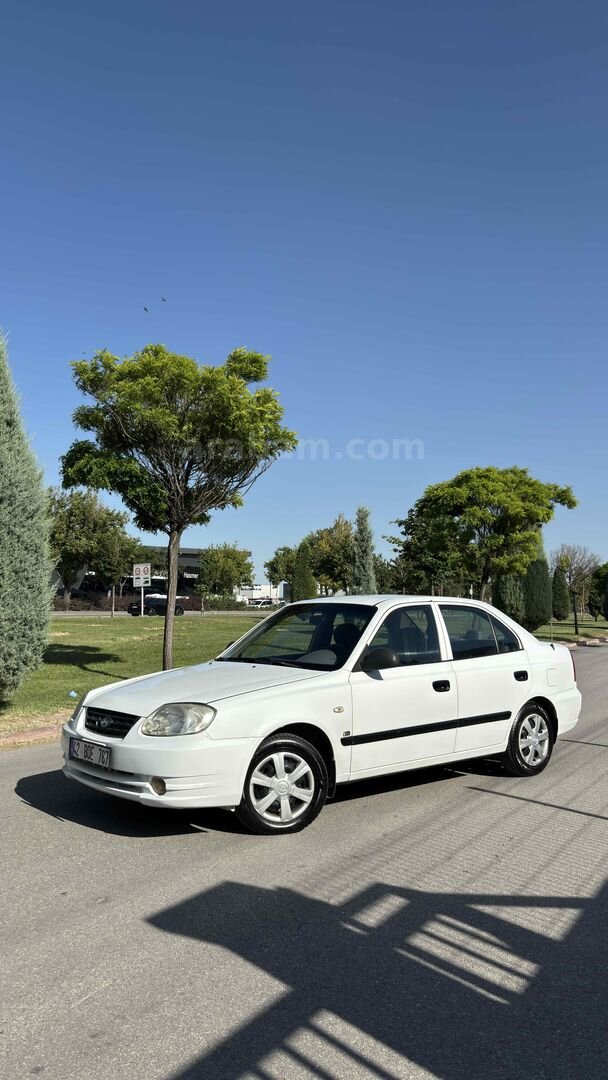 Sahibinden Hyundai Accent 1.5 CRDi Admire 2006 Model Konya 298.000 km Beyaz 3