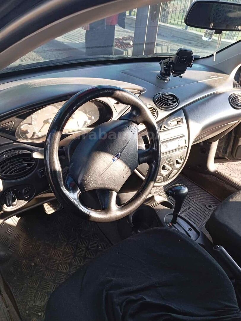 Sahibinden Ford Focus 1.6 Comfort 2001 Model Malatya 300.000 km Lacivert 5