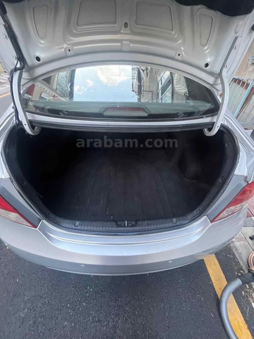 Sahibinden Hyundai Accent Blue 1.6 CRDI Mode Plus 2013 Model İstanbul 190.000 km Gri 7