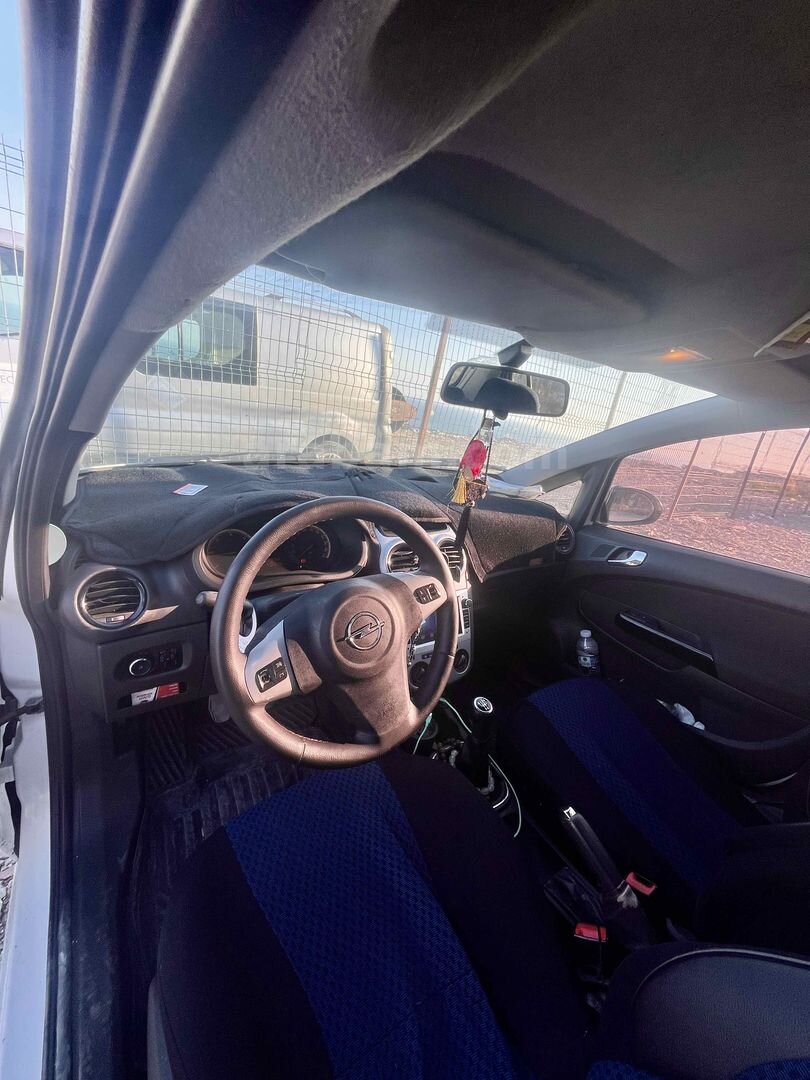 Sahibinden Opel Corsa 1.3 CDTI Essentia 2011 Model İstanbul 330.000 km Beyaz 7