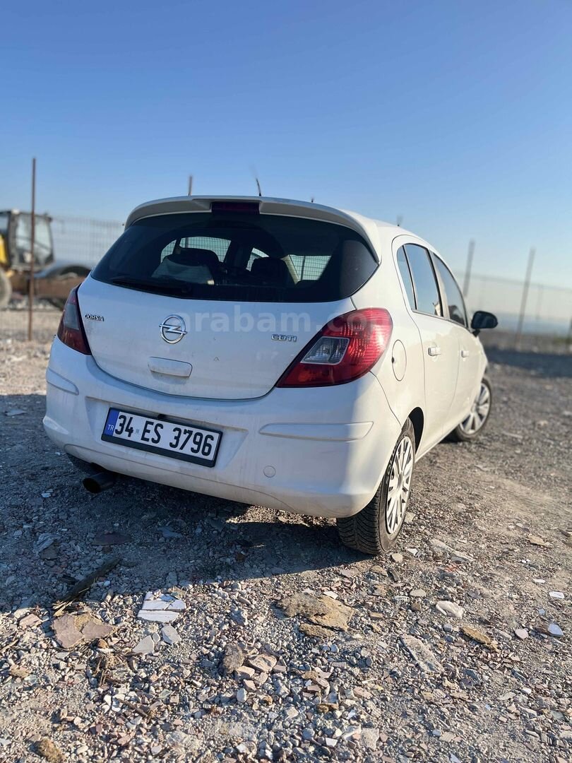 Sahibinden Opel Corsa 1.3 CDTI Essentia 2011 Model İstanbul 330.000 km Beyaz 4