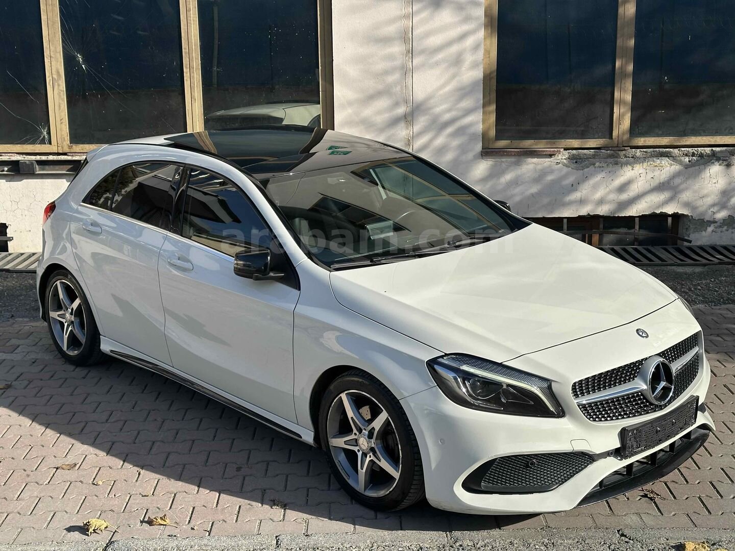 Sahibinden Mercedes - Benz A 180 d AMG 2016 Model İstanbul 109.000 km Beyaz 4
