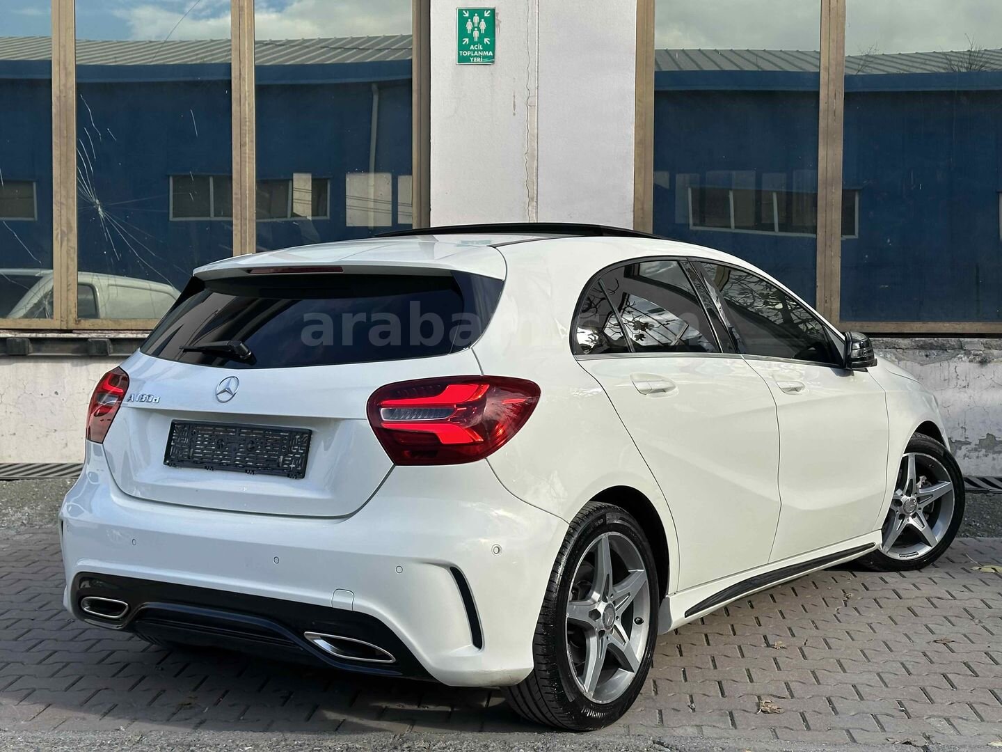 Sahibinden Mercedes - Benz A 180 d AMG 2016 Model İstanbul 109.000 km Beyaz 7