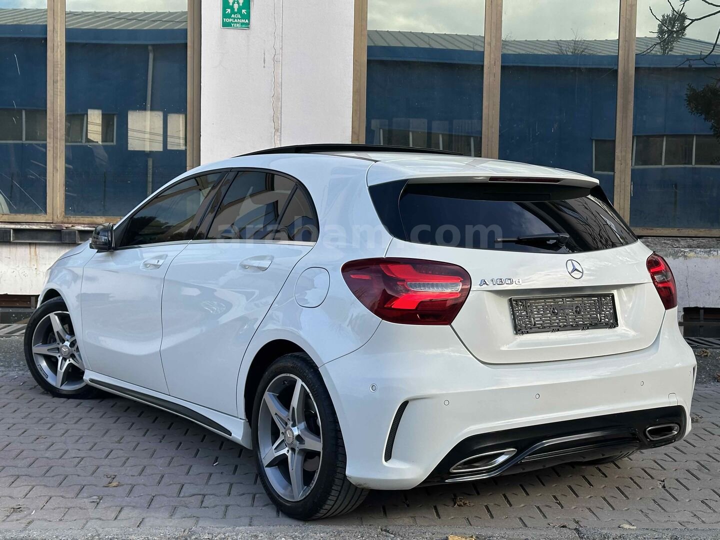 Sahibinden Mercedes - Benz A 180 d AMG 2016 Model İstanbul 109.000 km Beyaz 5