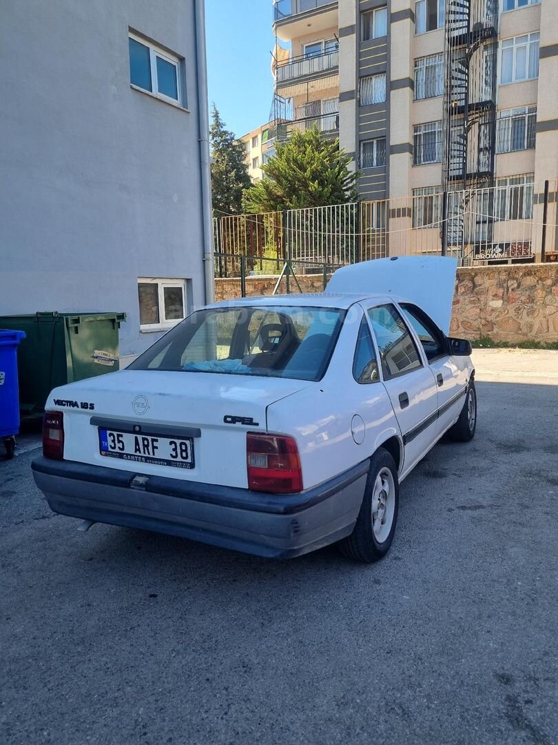 Sahibinden Opel Vectra 1.8 GL 1992 Model İzmir 382.000 km Beyaz 2