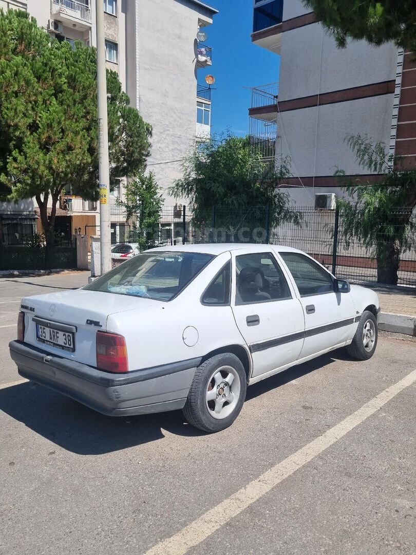 Sahibinden Opel Vectra 1.8 GL 1992 Model İzmir 382.000 km Beyaz 3