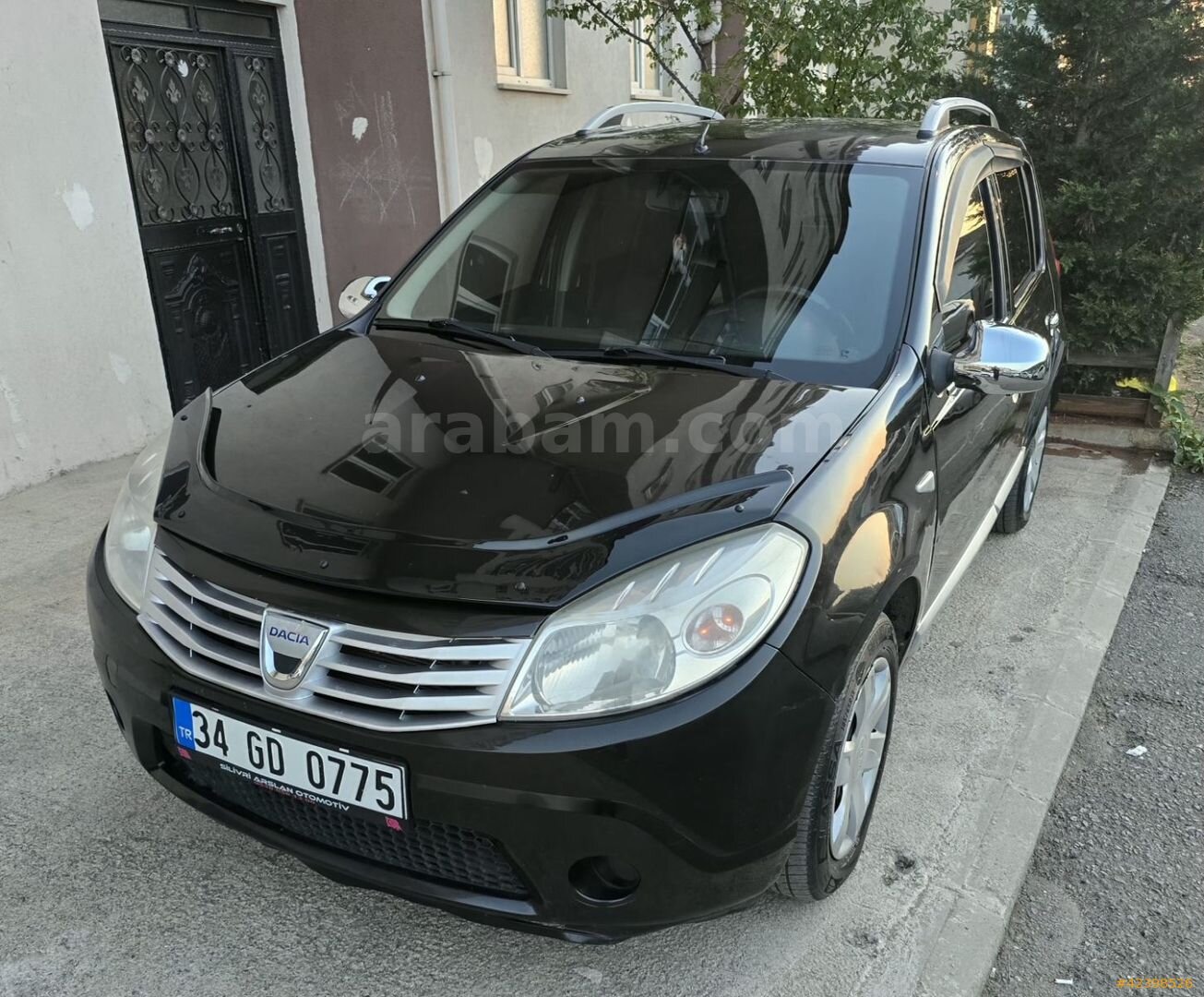 Galeriden Dacia Sandero 1.4 Laureate 2010 Model Kocaeli 228.000 km Siyah 2