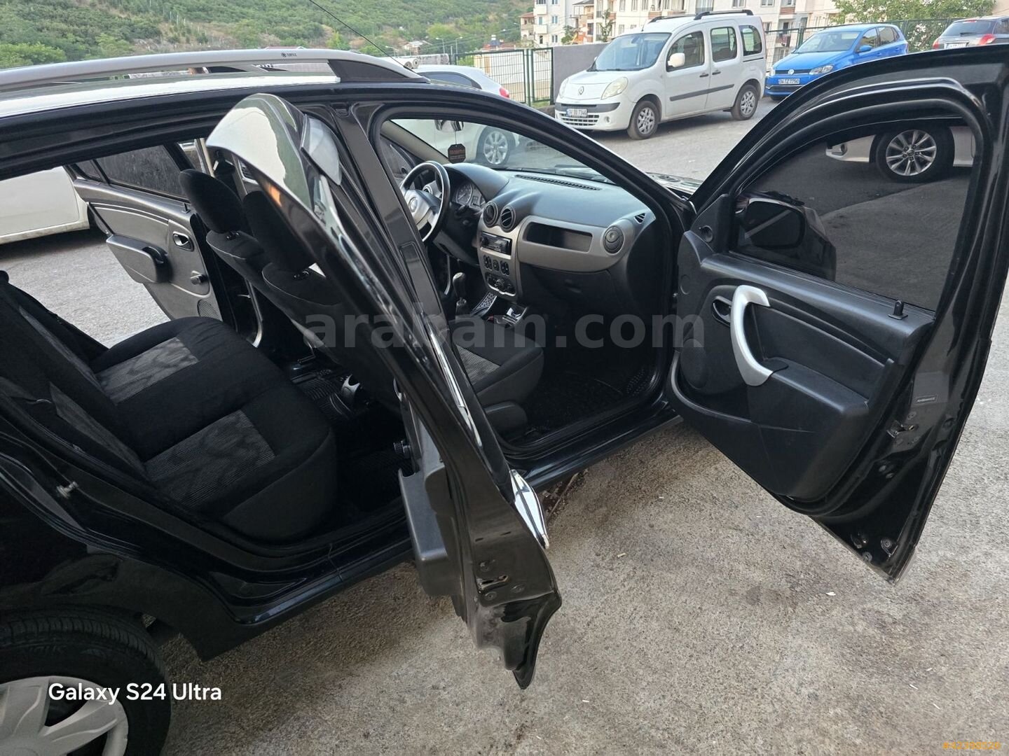 Galeriden Dacia Sandero 1.4 Laureate 2010 Model Kocaeli 228.000 km Siyah 5