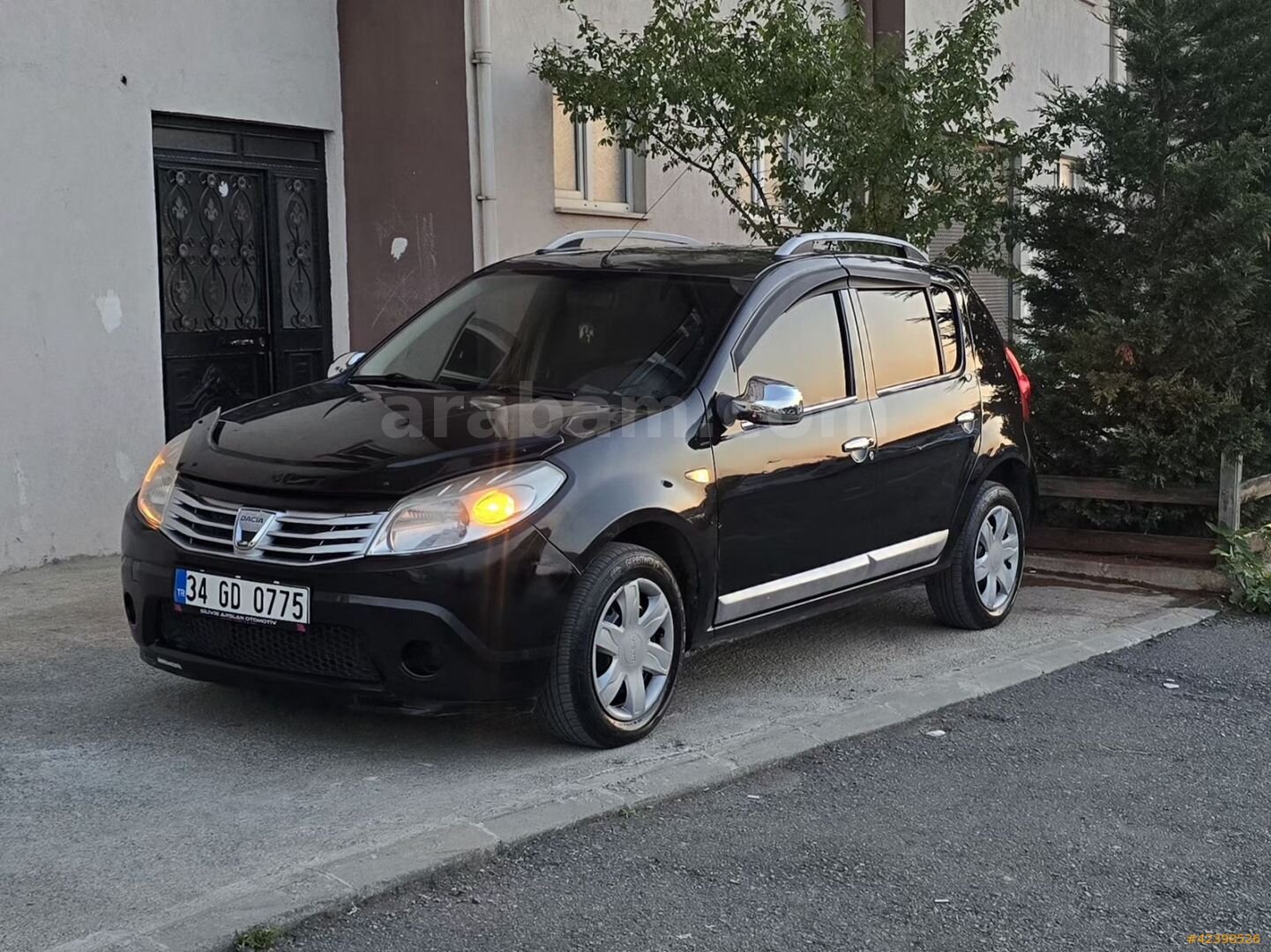 Galeriden Dacia Sandero 1.4 Laureate 2010 Model Kocaeli 228.000 km Siyah 4