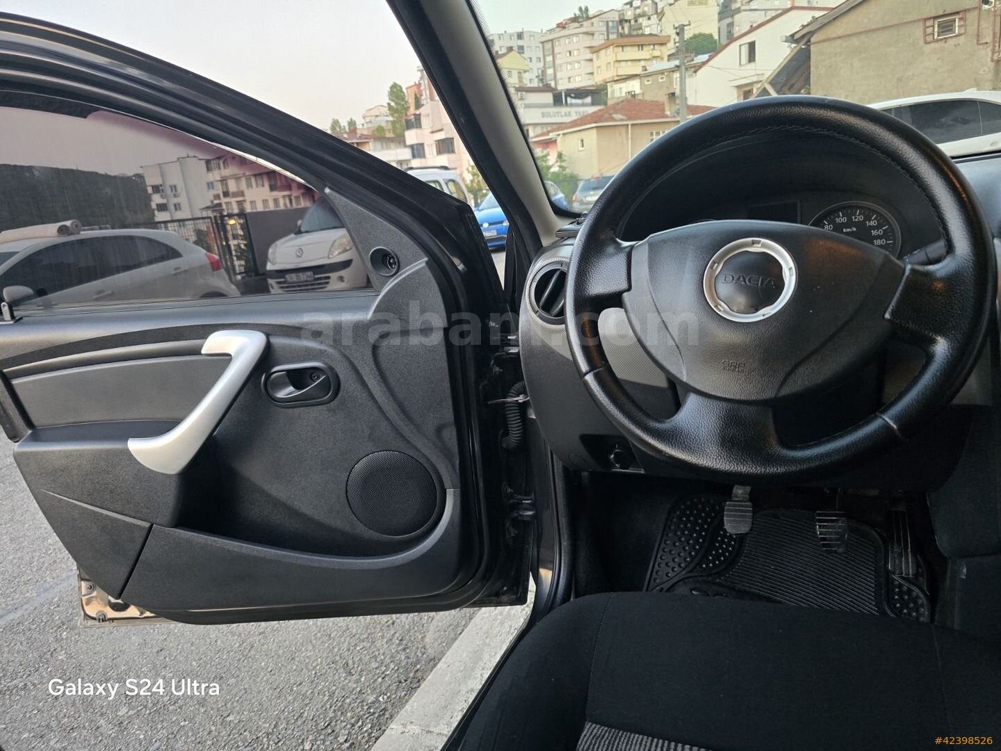 Galeriden Dacia Sandero 1.4 Laureate 2010 Model Kocaeli 228.000 km Siyah 7