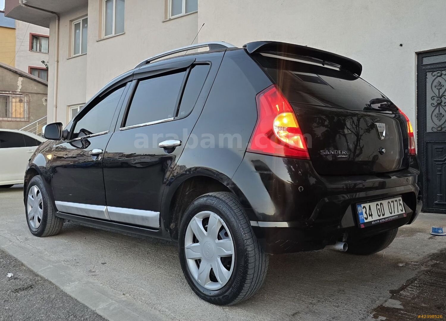 Galeriden Dacia Sandero 1.4 Laureate 2010 Model Kocaeli 228.000 km Siyah 1