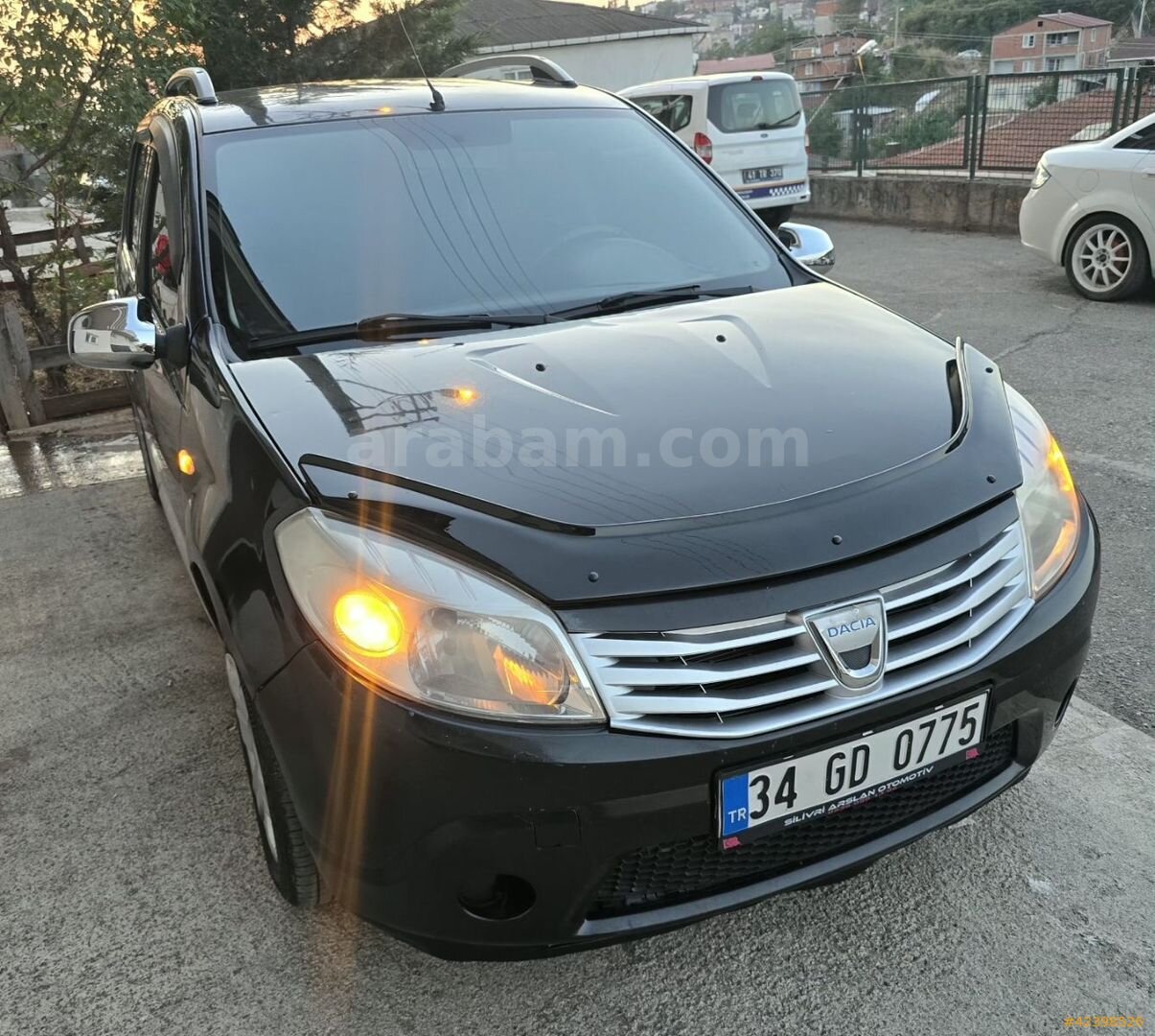 Galeriden Dacia Sandero 1.4 Laureate 2010 Model Kocaeli 228.000 km Siyah 6