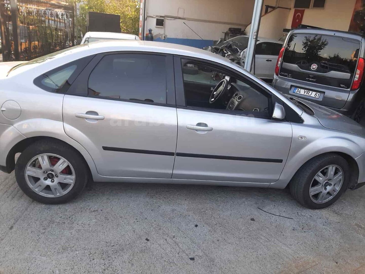 Sahibinden Ford Focus 1.6 TDCi Trend 2007 Model İstanbul 250.000 km Gri (metalik) 5