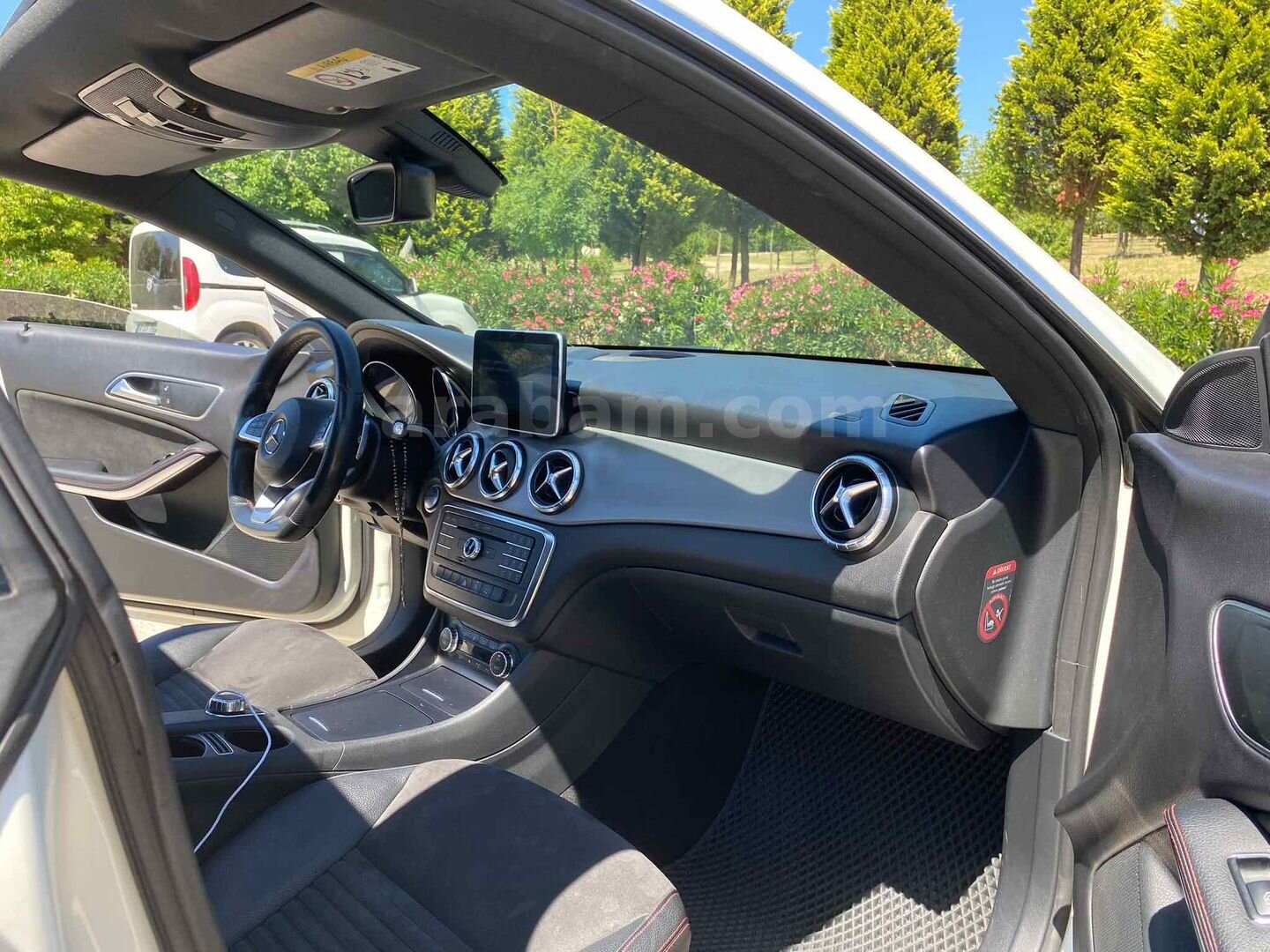 Sahibinden Mercedes - Benz CLA 200 AMG 2015 Model Kocaeli 77.500 km Beyaz 6