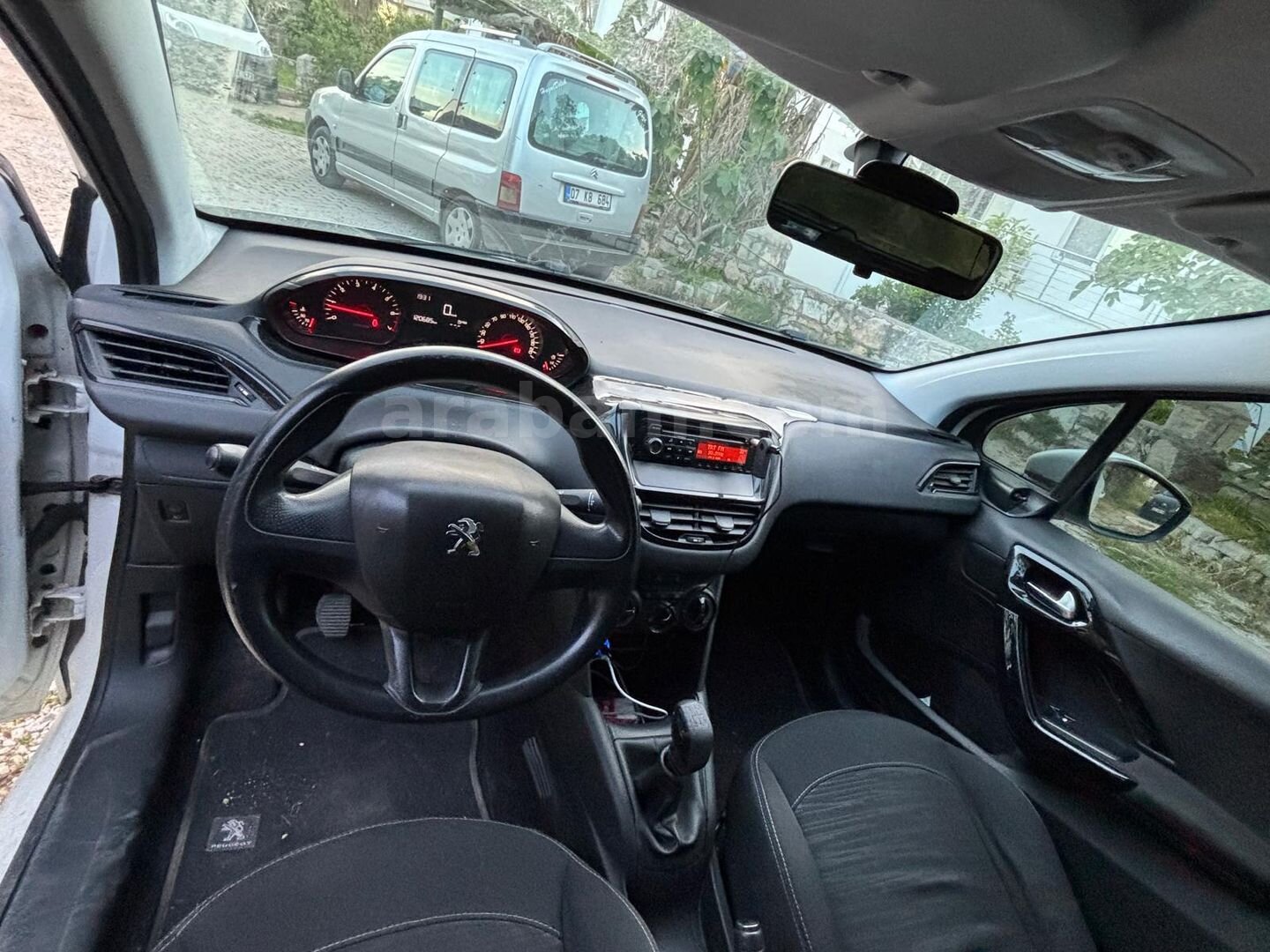 Sahibinden Peugeot 208 1.0 VTi Access 2013 Model Muğla 123.000 km Beyaz 5