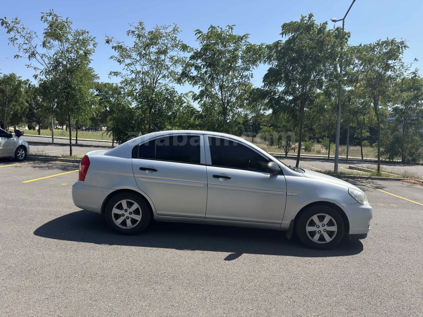Sahibinden Hyundai Accent Era 1.4 Team 2010 Model İstanbul 186.000 km Gri (Gümüş) 3