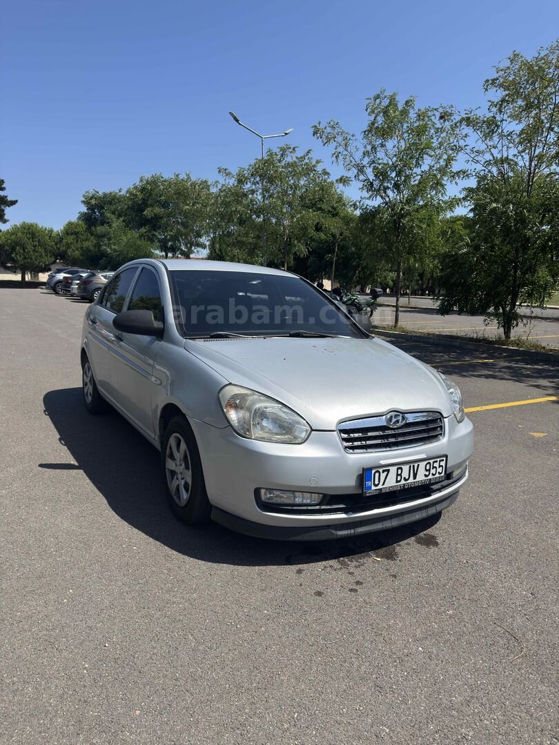 Sahibinden Hyundai Accent Era 1.4 Team 2010 Model İstanbul 186.000 km Gri (Gümüş) 1