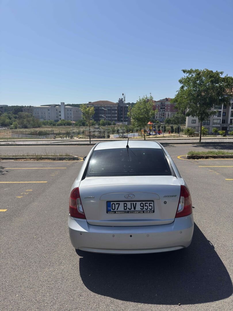 Sahibinden Hyundai Accent Era 1.4 Team 2010 Model İstanbul 186.000 km Gri (Gümüş) 6