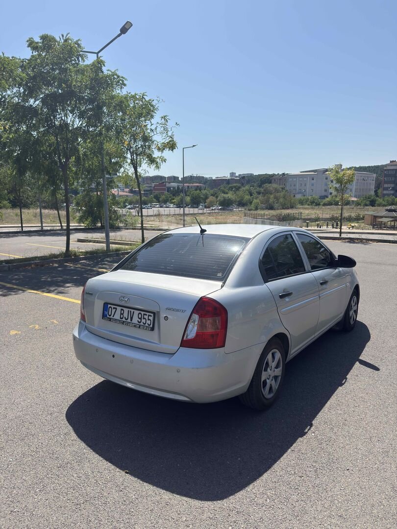 Sahibinden Hyundai Accent Era 1.4 Team 2010 Model İstanbul 186.000 km Gri (Gümüş) 5