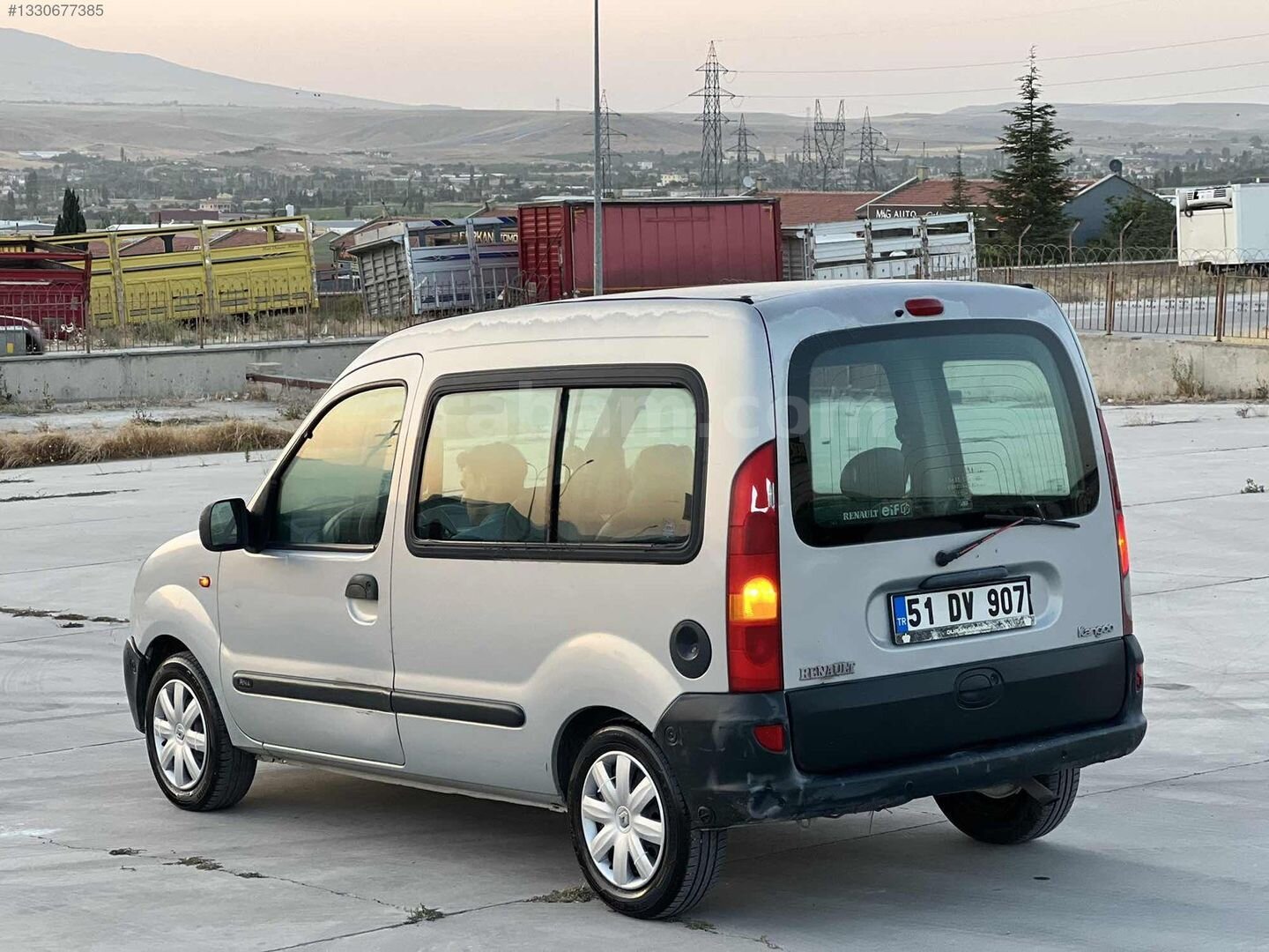 Galeriden Renault Kangoo 1.4 RNA 2001 Model Niğde 300.000 km Gri 6