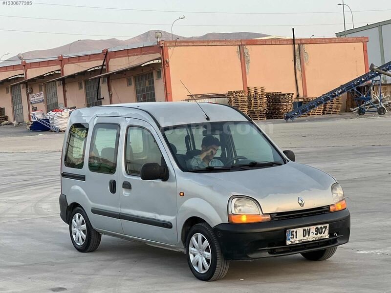 Galeriden Renault Kangoo 1.4 RNA 2001 Model Niğde 300.000 km Gri