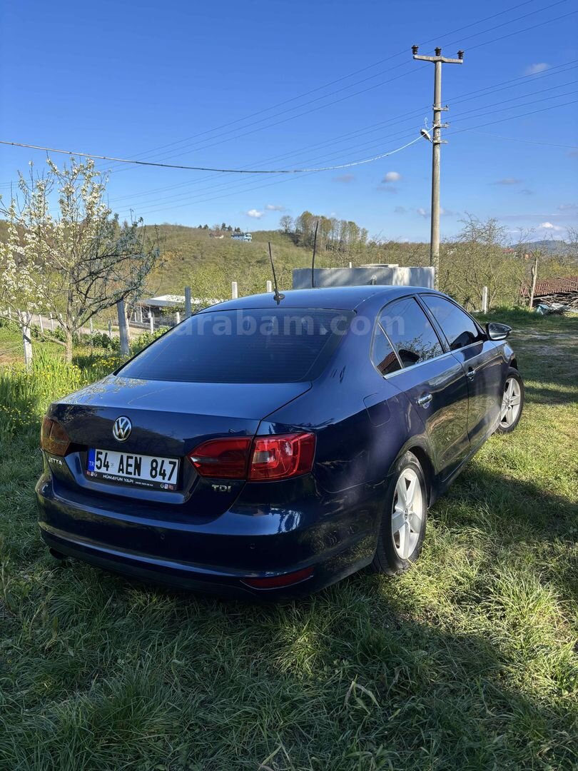 Sahibinden Volkswagen Jetta 1.6 TDi Comfortline 2011 Model Sakarya 345.000 km Mavi (metalik) 3