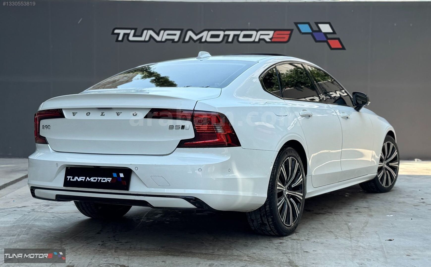 Galeriden Volvo S90 2.0 D B5 Plus Dark 2022 Model Antalya 112.950 km Beyaz 1