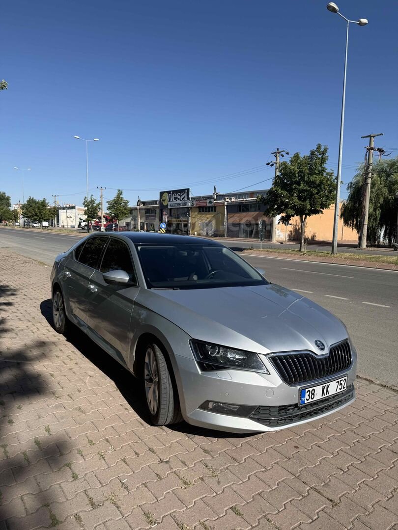Sahibinden Skoda SuperB 1.6 TDI Prestige 2016 Model Kayseri 167.000 km Gri (Gümüş) 1