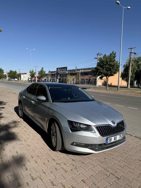 Sahibinden Skoda SuperB 1.6 TDI Prestige 2016 Model Kayseri 167.000 km Gri (Gümüş)