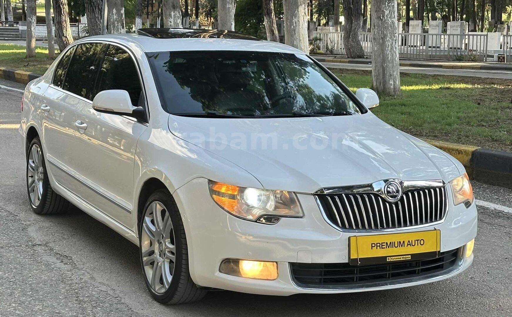 Galeriden Skoda SuperB 2.0 TDI Elegance 2011 Model Gaziantep 380.000 km Beyaz 1