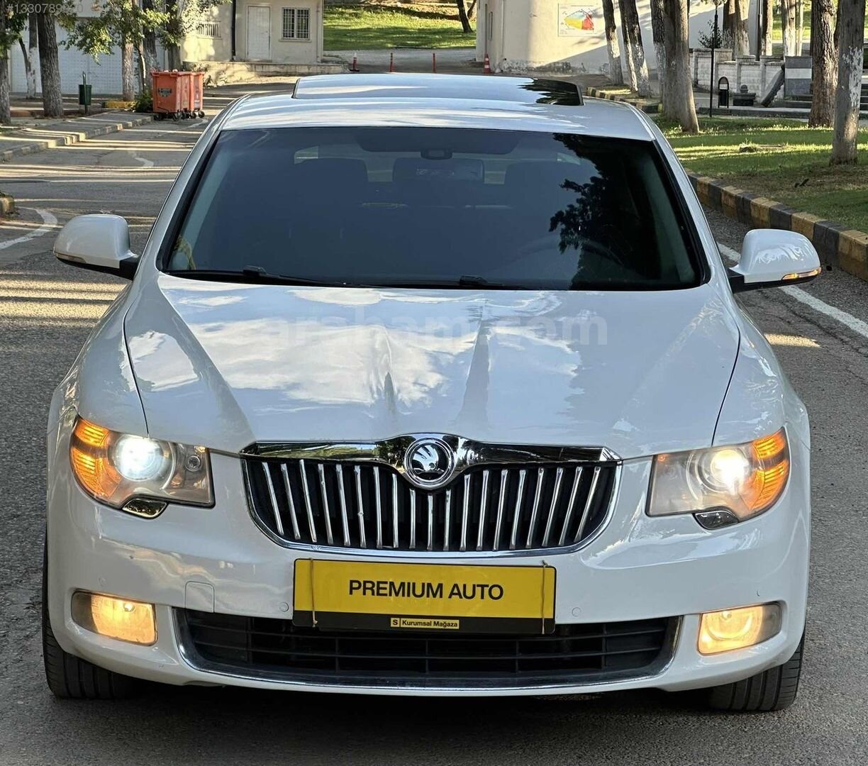 Galeriden Skoda SuperB 2.0 TDI Elegance 2011 Model Gaziantep 380.000 km Beyaz 2