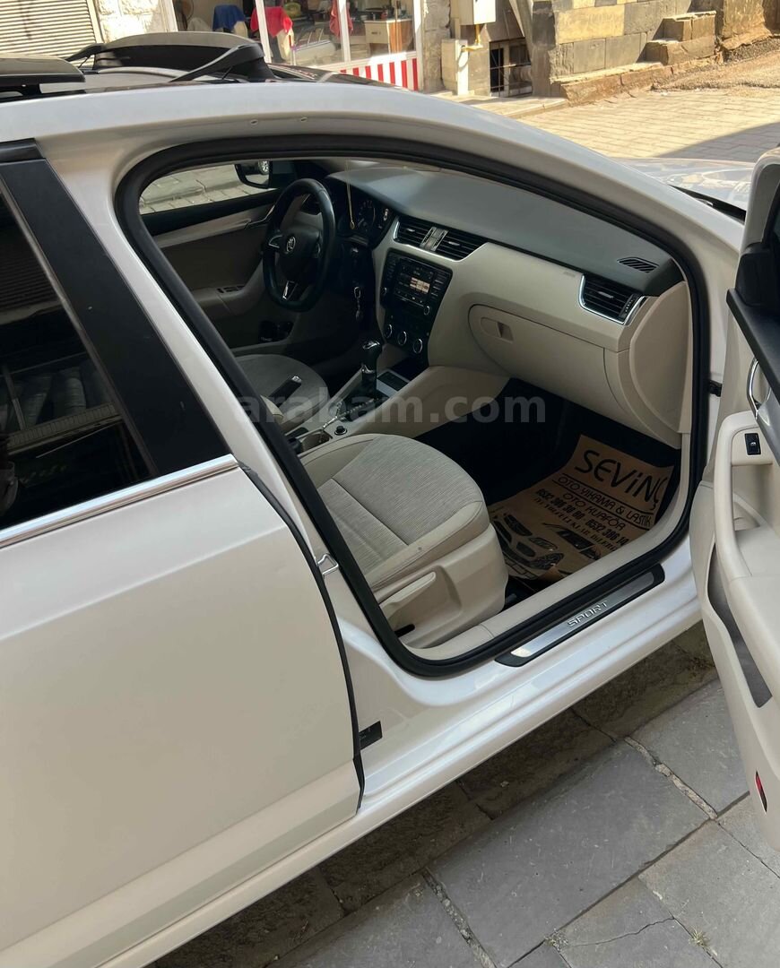 Sahibinden Skoda Octavia 1.6 TDI Style CR 2016 Model Muş 162.500 km Beyaz 4