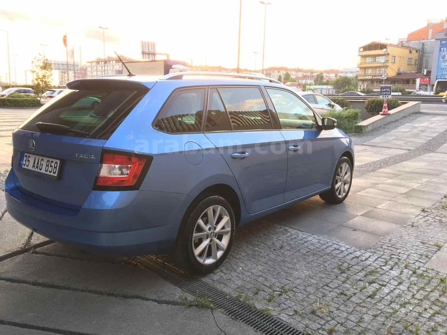 Sahibinden Skoda Fabia 1.2 TSI Style 2017 Model İstanbul 107.000 km Mavi 3