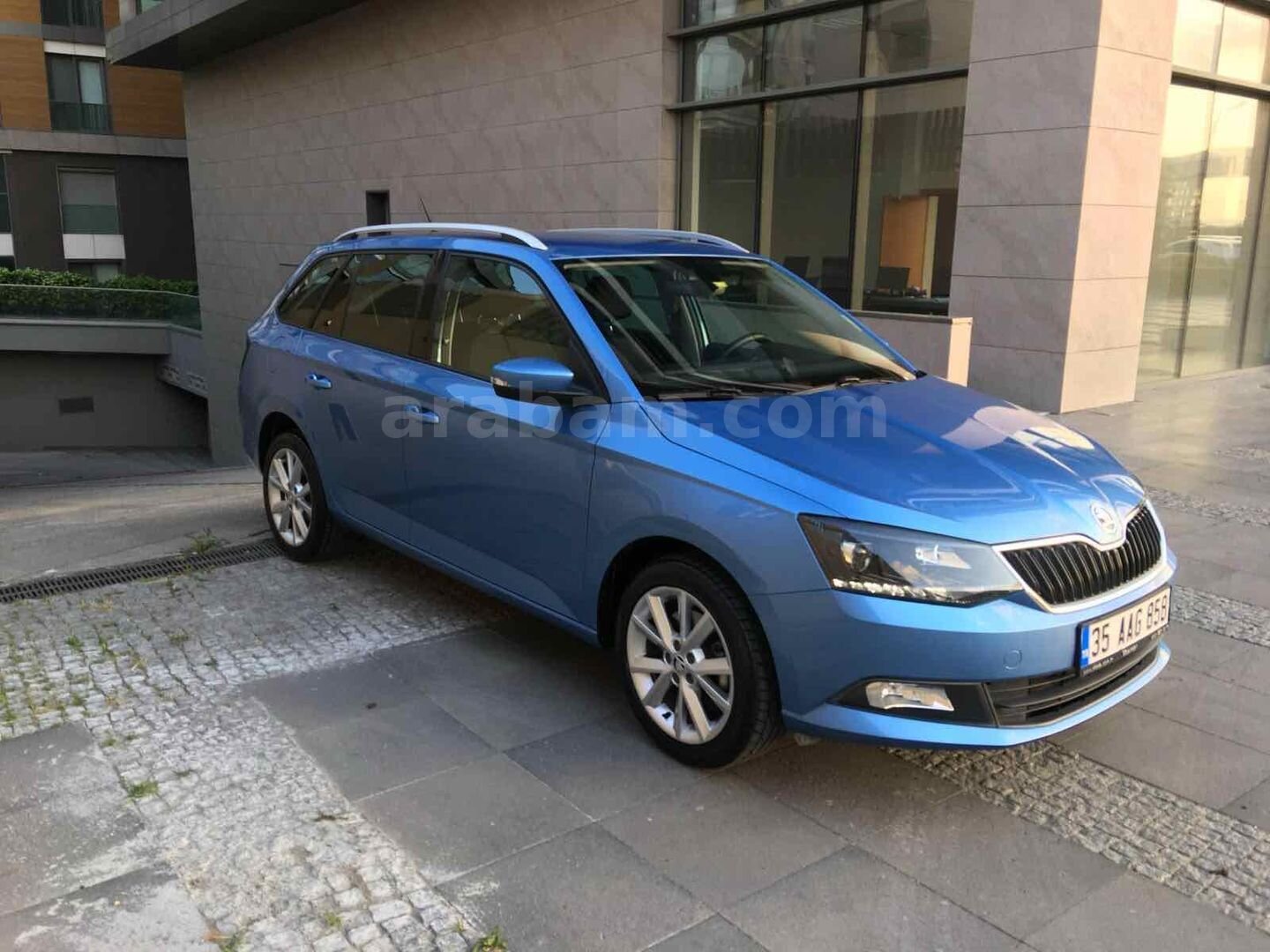Sahibinden Skoda Fabia 1.2 TSI Style 2017 Model İstanbul 107.000 km Mavi 4